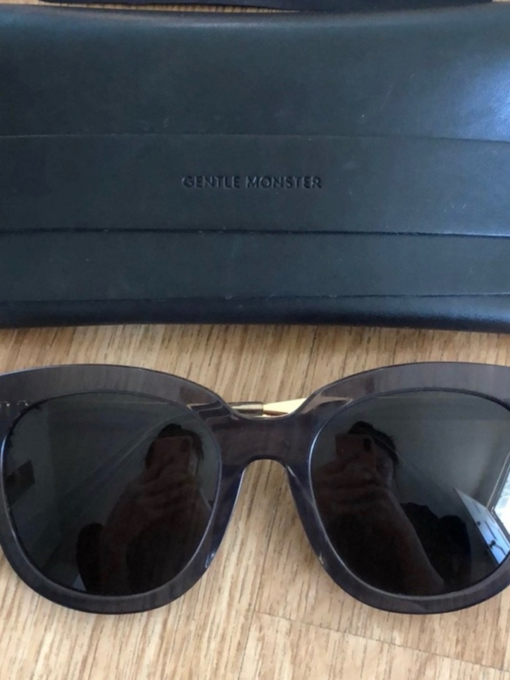 GENTLE MONSTER Women's Black & Gold Round Sunglasses